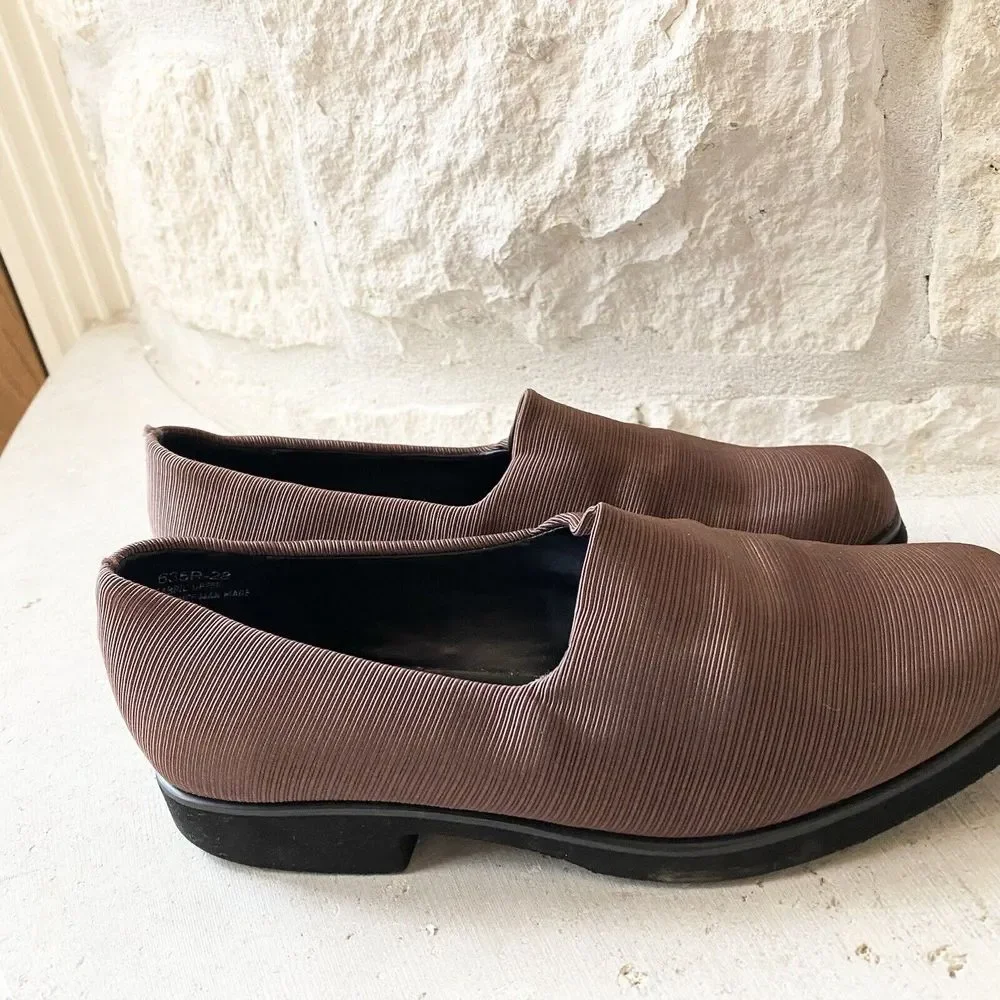 Zena Brown 7.5 Soft Stretch Fabric Low Heel Cushioned‎ Loafer